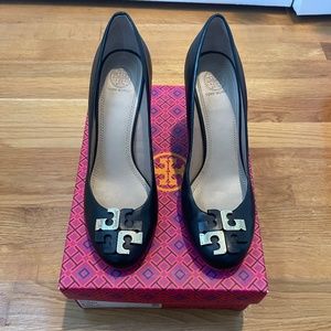 Tory Burch Wedge - Like New!